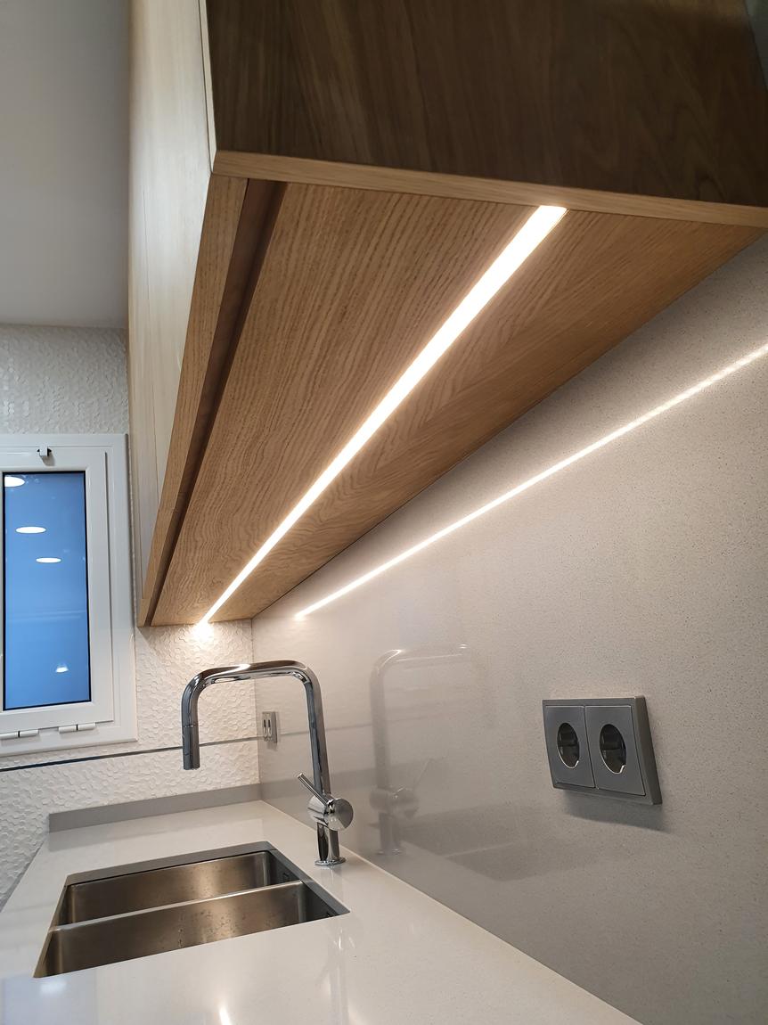 Campana de roble con luz LED